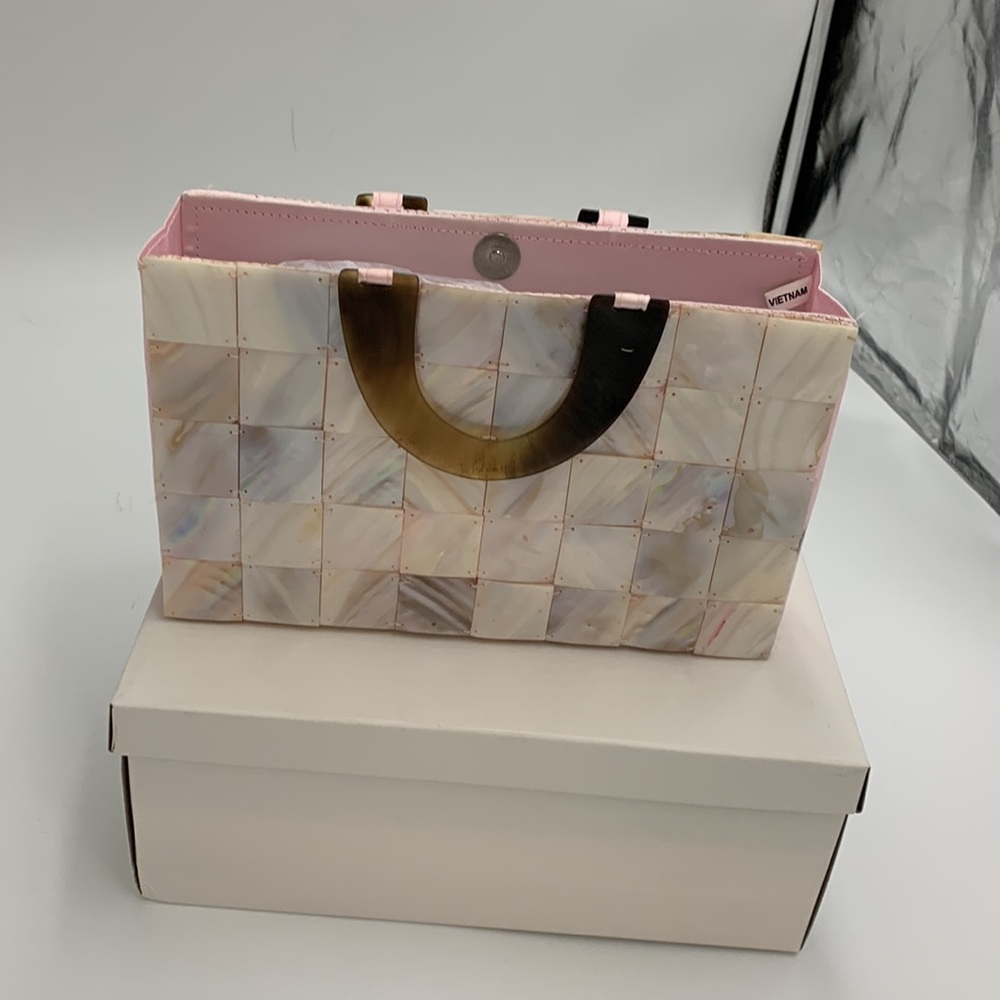 Pink Pearl shell bag - Picture 4 of 10